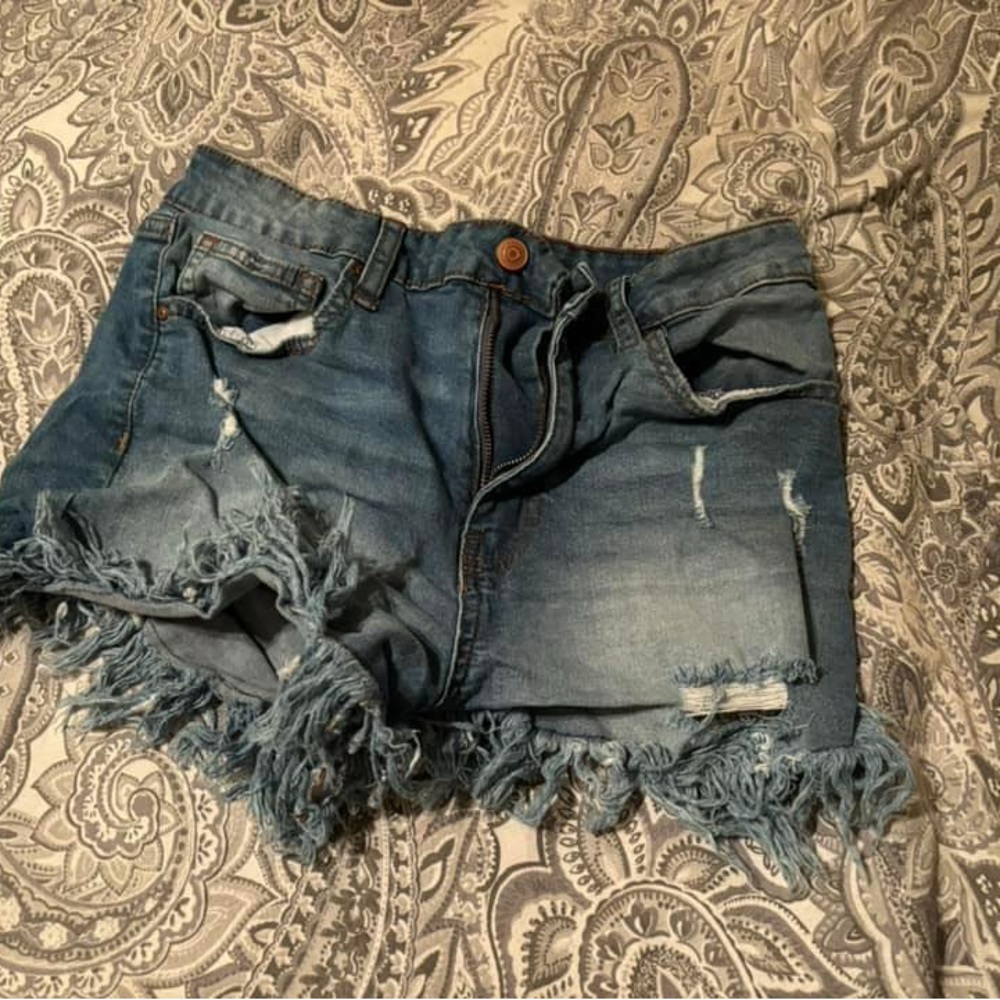 Distressed shorts